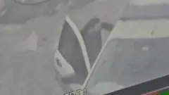 Polislere bıçaklı saldırı!