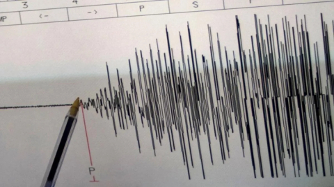 Filipinler'de 7,6 büyüklüğünde deprem