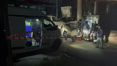 Trafo onarımı sırasında 2 personelin yüzü ve kolu yandı