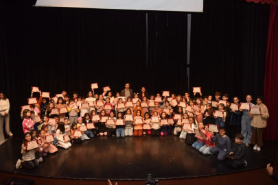 'Çocuk drama kursu' mezunları sahnede