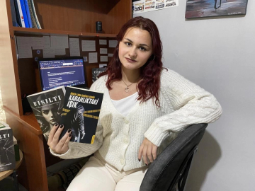 İlkokuldayken başlayan yazma tutkusuyla 20 yaşında 3'üncü kitabını hazırlıyor