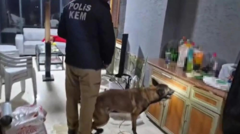 3 katlı binayı uyuşturucu fabrikasına çeviren 5 şüpheli gözaltına alındı