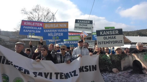 Siyah akan çayda basın açıklaması: "Nilüfer Çayı temiz aksın"