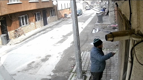 İkna edilmeye çalışılan şahıs evi böyle kundakladı