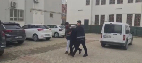 'Yüzbaşı Mehmet' kimliği ile altınlarla kaçarken polis yakaladı