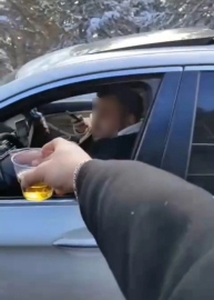 Seyir halinde kadeh tokuşturdular