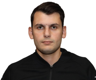 Oyundan atıldı, hakemi bıçakladı