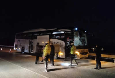 Yolcu otobüsü tıra arkadan çarptı, 6 kişi yaralandı