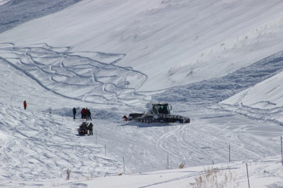 Palandöken Kayak Merkezi'e çığ düştü!