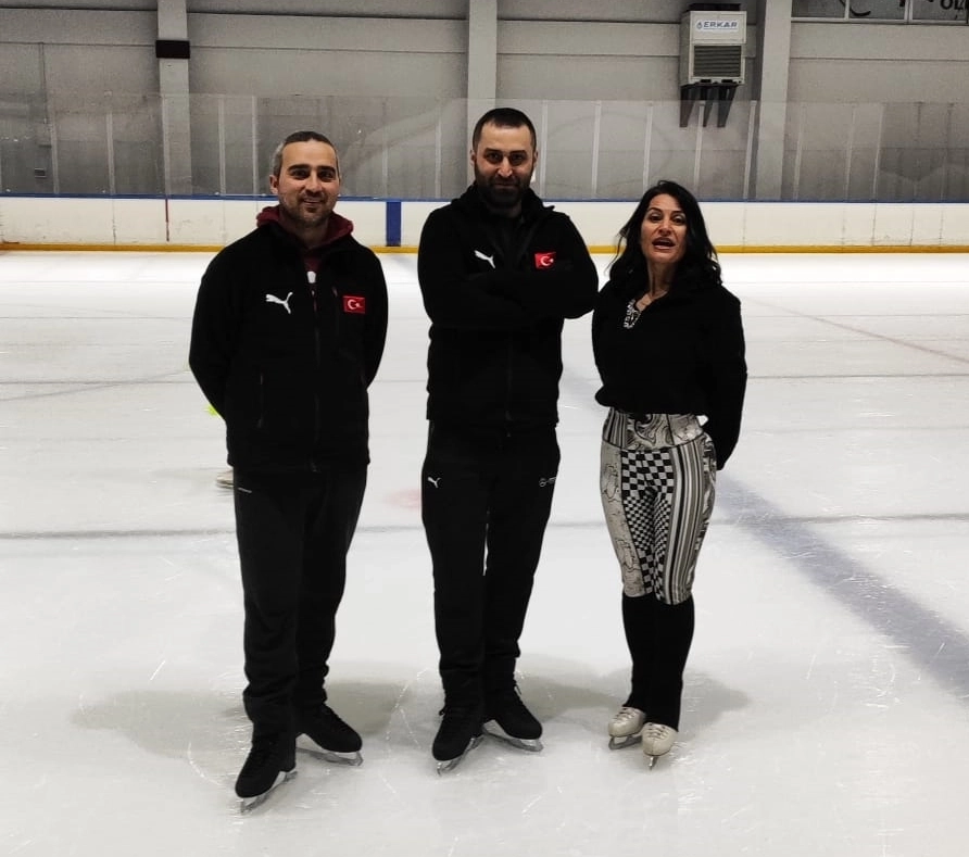 Bursa’da Artistik Buz Patenine Büyük İlgi: Yıldızlar Buz Sporları Spor Kulübü ile Tanışın!