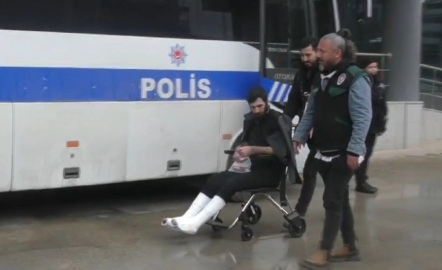Polisten kaçmak için 3. kattan atladı, 2 ayağını birden kırdı