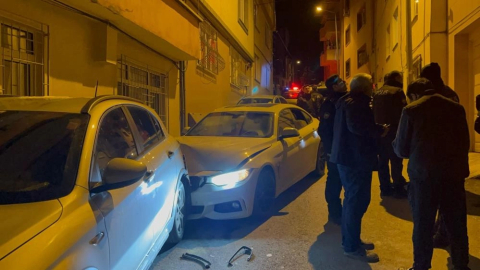 Bursa'da alkollü sürücü park halindeki araçlara çarptı