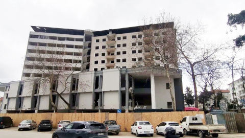 Mudanya'nın ünlü iş merkezi yıkıldı