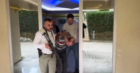 FETÖ'den 12 yıl 6 ay hapis cezasıyla aranıyordu...Firari astsubay sahte kimlikle yakalandı