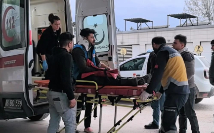 Tadilat için çıktığı çatıdan düşerek yaralandı