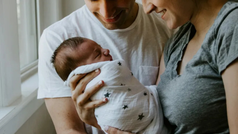 Doğum izni devrimi kapıda: İşçi ve memur ayrımı kalkıyor mu?