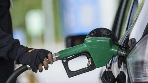 Benzin fiyatlarına indirim!