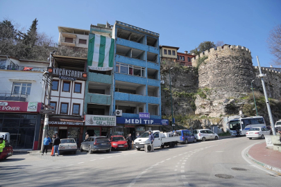 Tophane Surları'nın önü nefes alıyor