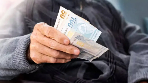 Emekli bayram ikramiyesi için tutar ve tarih verildi! Milyonlar bu haberi bekliyor