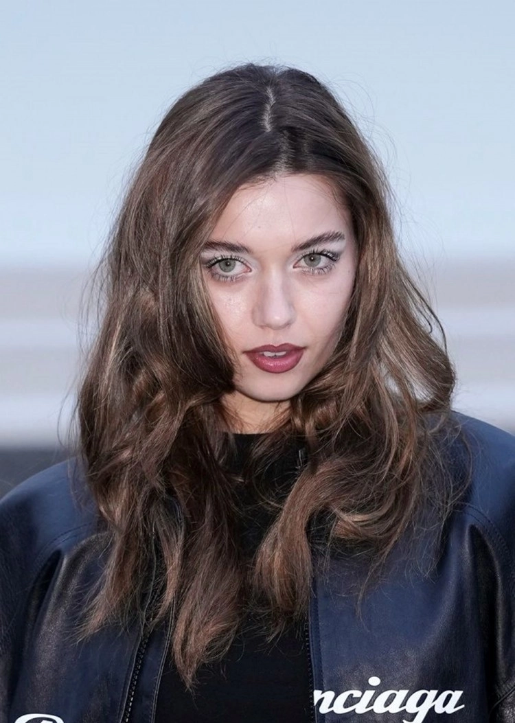 Afra Saraçoğlu Paris Moda Haftası\&#039;nda!
