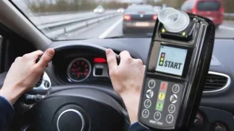 Araçlara 'alkol kilidi' geliyor: Alkolmetreyi üflemeden araç çalışmayacak