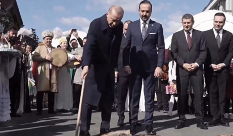 Cumhurbaşkanı Erdoğan Nevruz ateşinden atladı