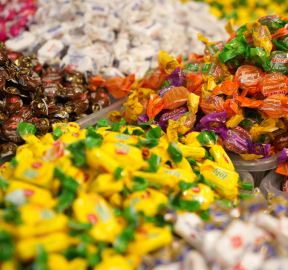 Tezgahlar bayram şekeriyle renklendi