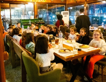 Bursa Turuncu Mor Anaokulları iftar yemeğinde buluştu