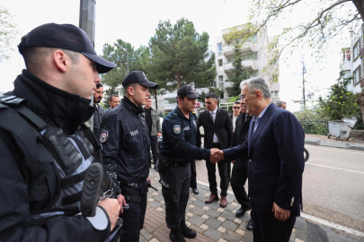 Bursa Valisi görev yapan ekipleri unutmadı