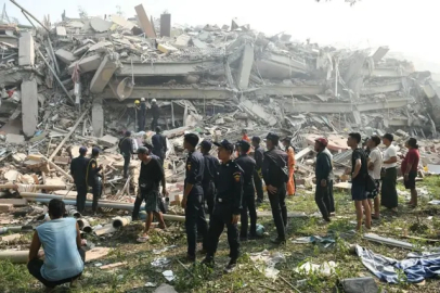 Myanmar'daki depremlerde can kaybı 1700'e yükseldi