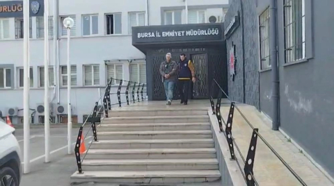 Bursa'da çaldığı otomobille kaza yaptı