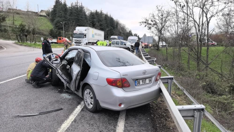 Bursa’da trafik kazası: 3 kişi yaralandı