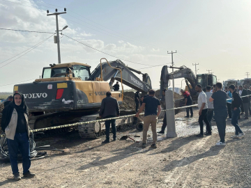 Göçük altında kaldılar!