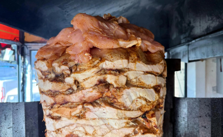 Pişmiş dönere çiğ tavuk takılması ölümcül olabiliyor