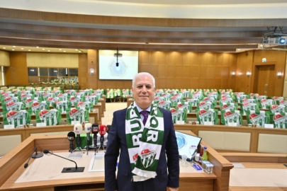 Bursa Büyükşehir Belediye Meclisi, Bursaspor bayraklarıyla donatıldı