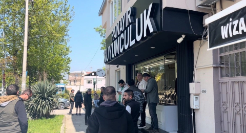 Acemi hırsızlar ateş ettikten sonra panik yapıp kaçtı