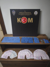 Piyasaya sahte altın sürüp önce kuyumcuları sonra vatandaşları dolandırdılar