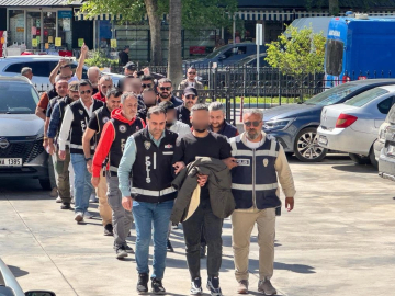 Adliyeye sevk edilirken "Düğün alayı mı var" demişlerdi, 3'ü tutuklandı