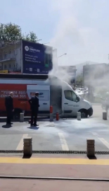 Bursa'da CHP seçim aracı alev alev yandı