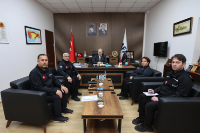 Bursa Valisi Ayyıldız'dan AFAD'a ziyaret