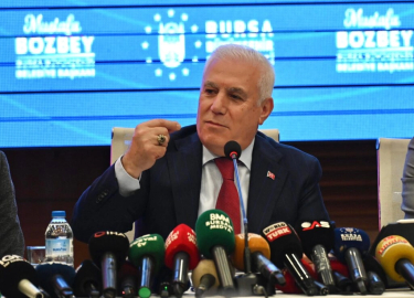 Mustafa Bozbey: "Yeni Atatürk Spor Salonu'nun Temelini 19 Mayıs'ta Atacağız"