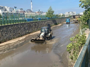 Büyükşehir’den derelere yaz temizliği