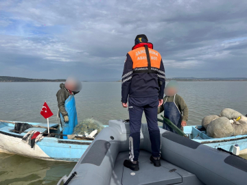 Bursa’da göl operasyonu: Uluabat’ta 30 şüpheli yakalandı