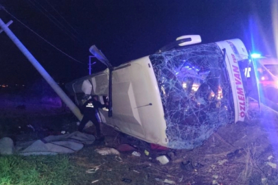Yolcu otobüsü devrildi! Yaralılar var...
