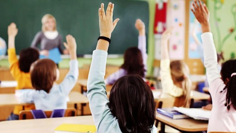 Öğrenciler dikkat! 12 gün tatilin tarihi belli oldu; Değişiklik yapıldı