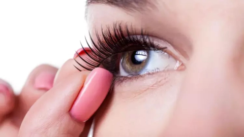 Takma kirpik kullanımında göz sağlığına dikkat! 