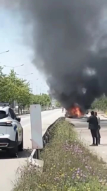 Bursa’da seyir halindeki otomobil alev alev yandı