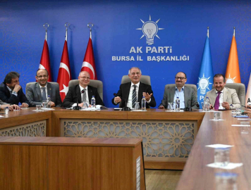 Ak Parti Genel Başkan Vekili Efkan Ala'dan AK Parti Bursa Teşkilatı'na ziyaret