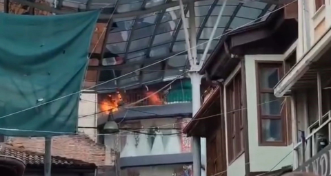 Bursa'da tarihi çarşıda yangın!