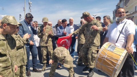 Gemlik'te başlayan askerlik Mudanya'da eğlenceyle sona erdi